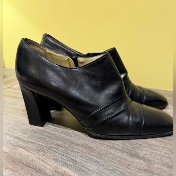 Bally black leather 3.5 bootie heels. Size 8.5 - Picture 2 of 9